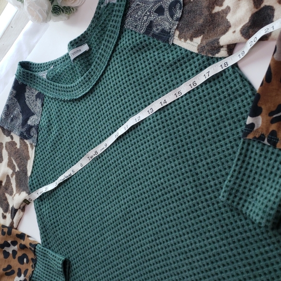 Ces Femme green waffle animal print color block long sleeve knit top small - Picture 4 of 7